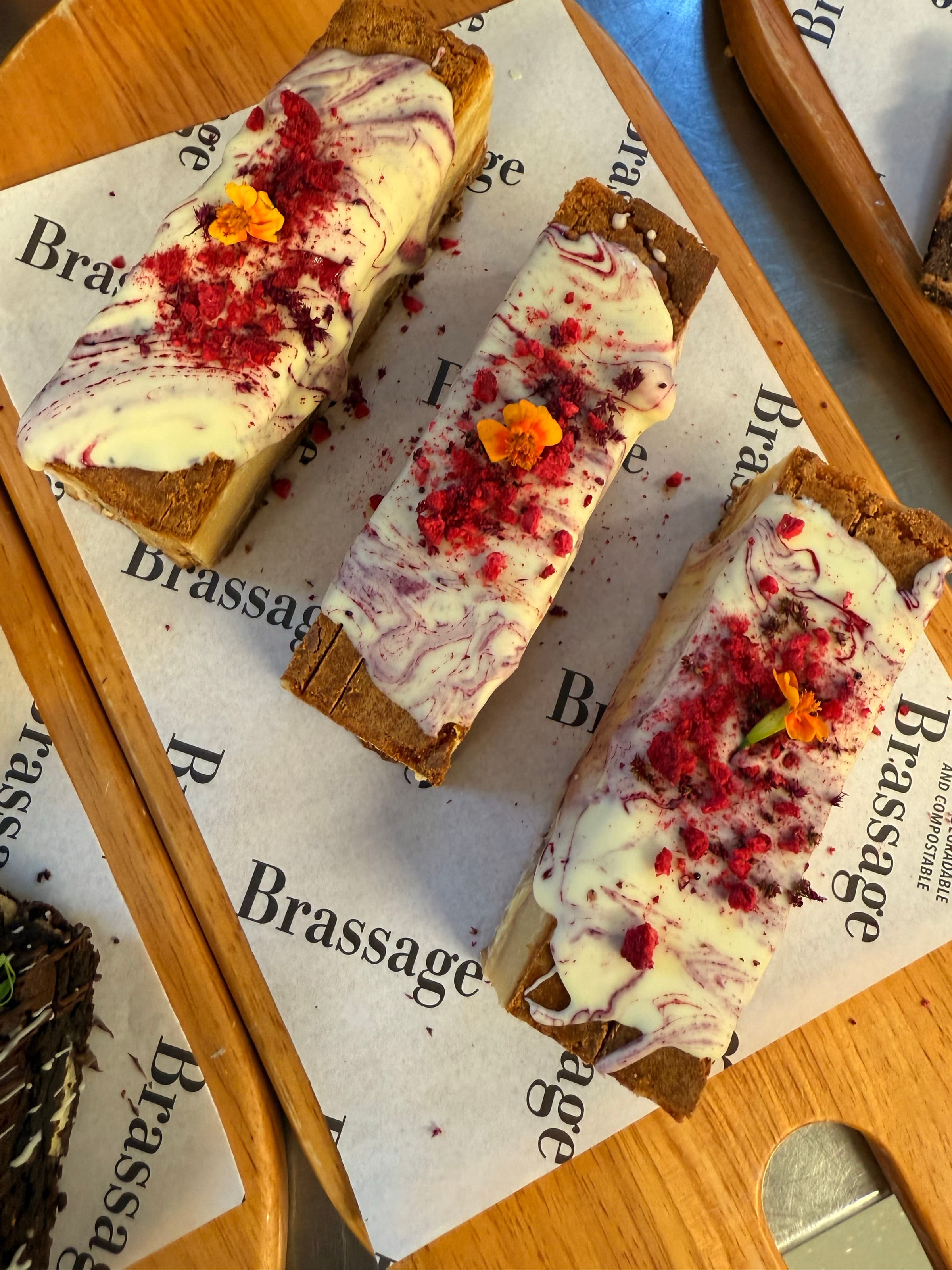 Raspberry Slice — white chocolate · freeze-dried