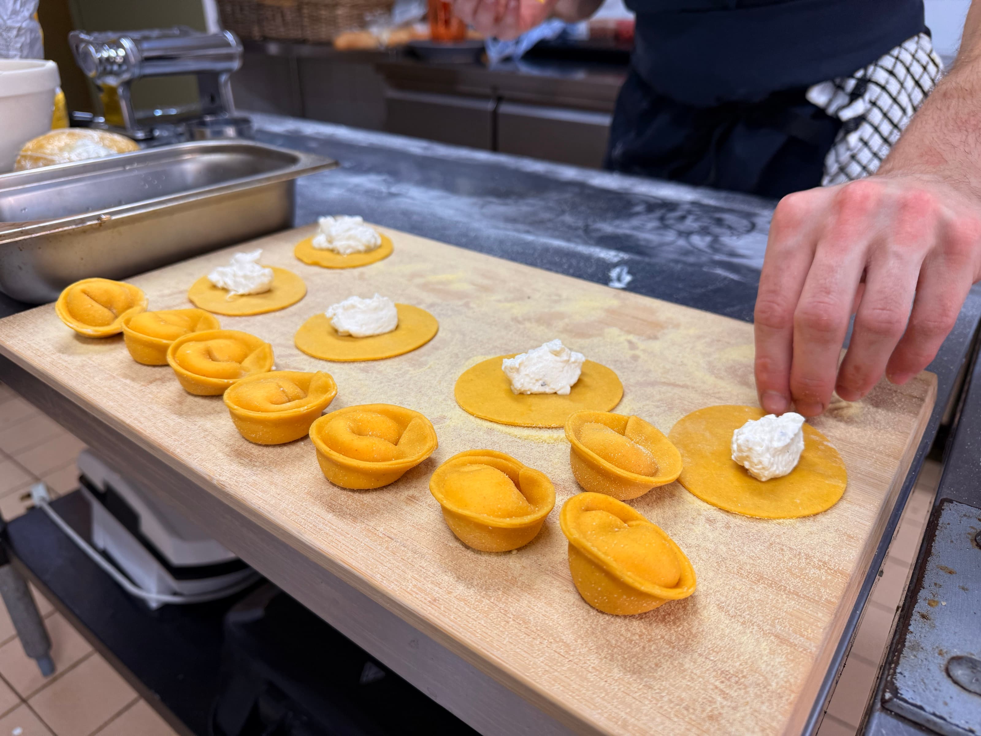 Filling — ricotta · hands